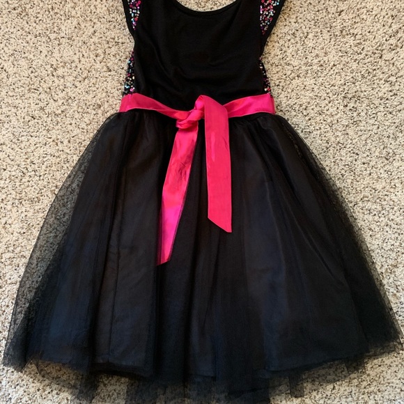 Girls dress - Picture 2 of 2